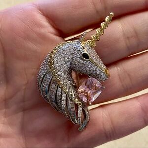 Unicorn Brooch Pin Stunning❣️🦄